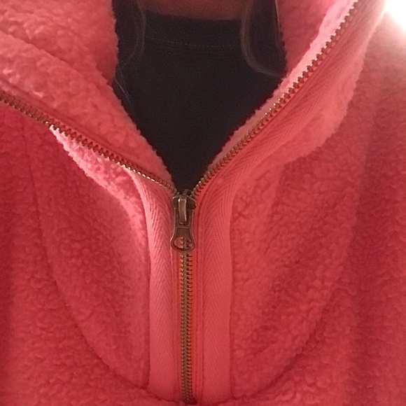 NEW! Fuzzy cropped peach fleece jacket - Picture 8 of 8